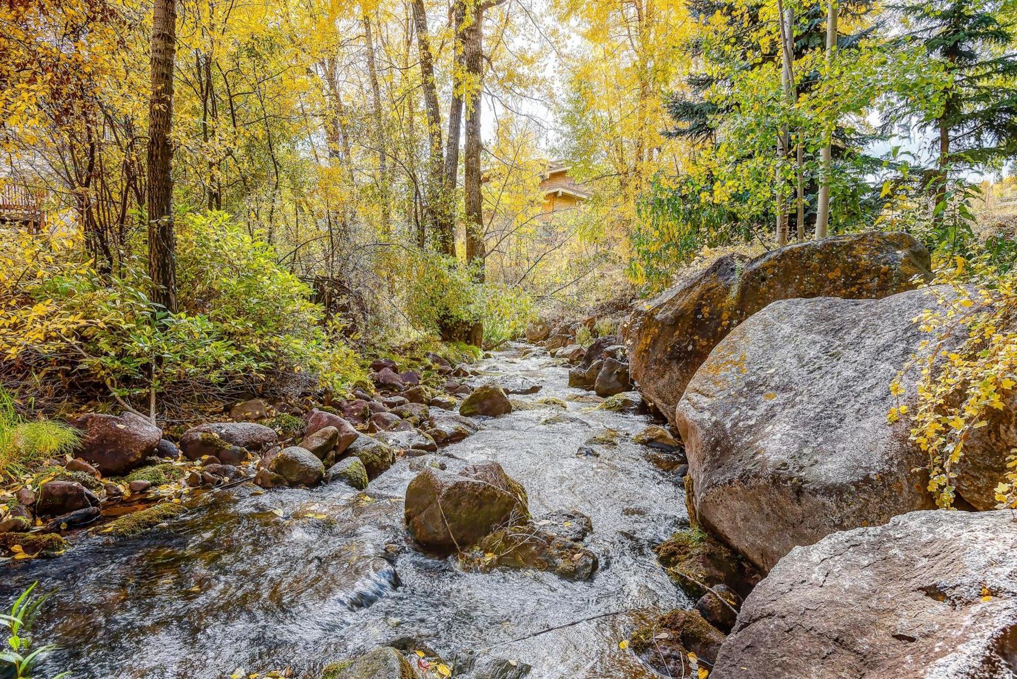 Villa Peaceful Creek View From The Deck! Walk To Shuttle Vail Exterior foto